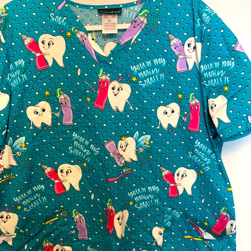 Cherokee nursing scrub top size 2 XL